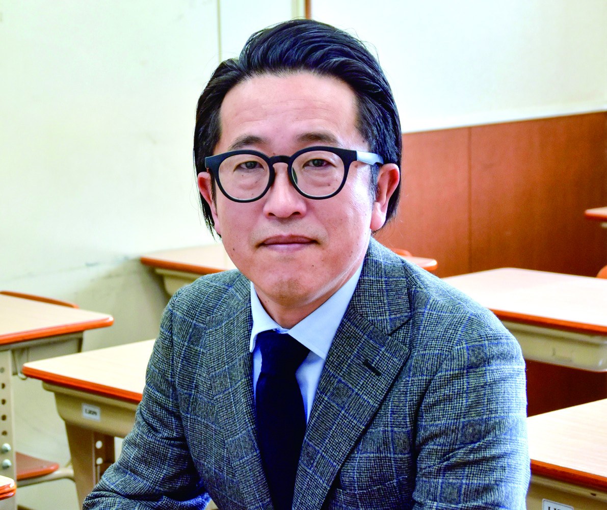 育星舎グループ代表取締役 村東慎右
